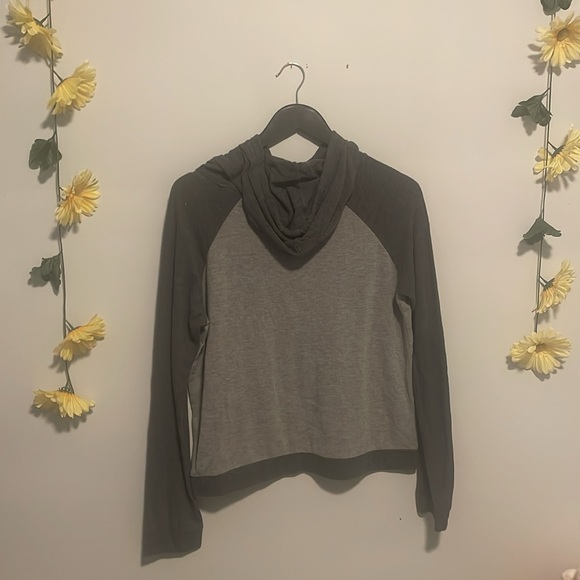 Ardene hoodie - Picture 2 of 2